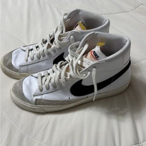 Nike White and Black High-Tops Blazer ‘77